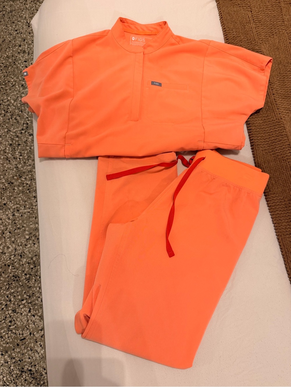FIGS  Scrub Top & Bottom Set
